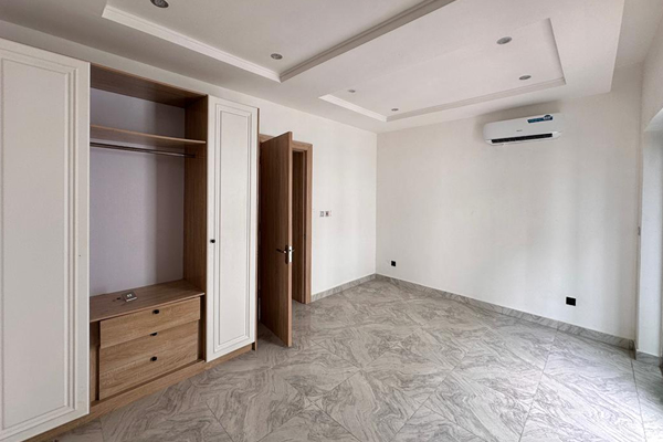 4 bedroom terrace duplex in Old Ikoyi