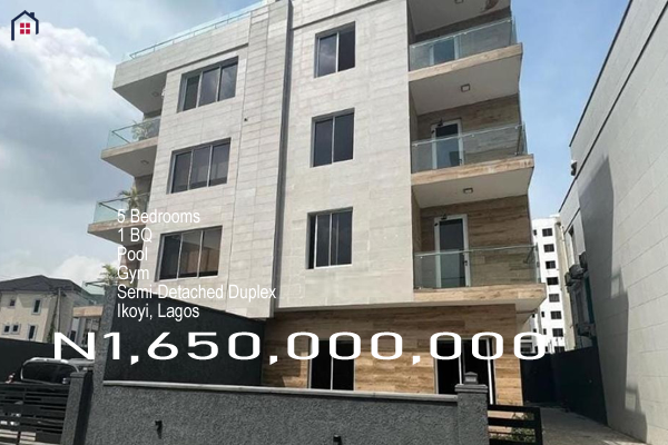 A semi detached duplex for sale in Onikoyi