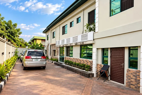 A massive house for sale in Ilupeju Estate